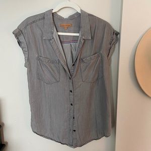 Chambray Short Sleeve Top